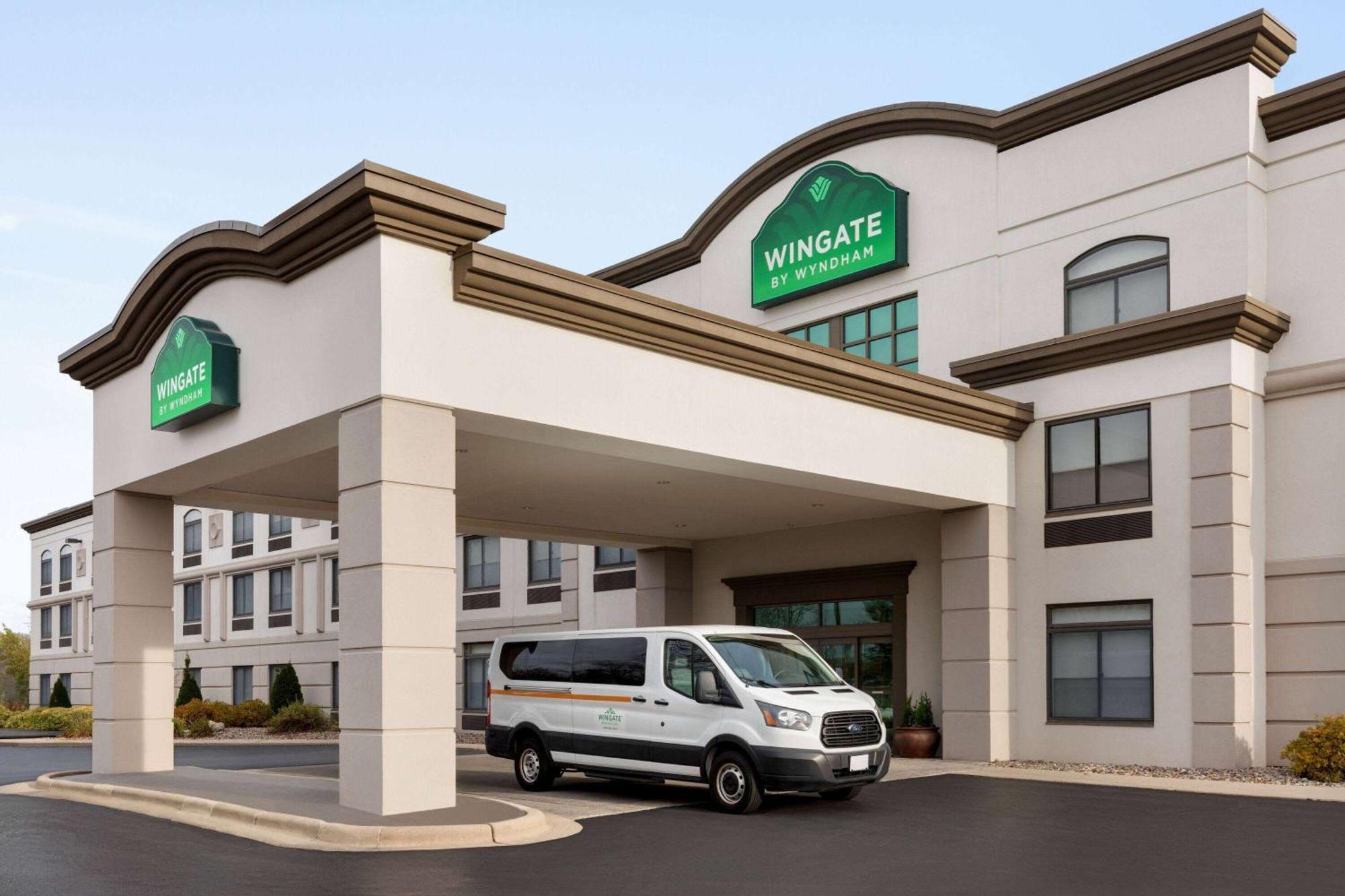 Wingate By Wyndham Green Bay Bagian luar foto