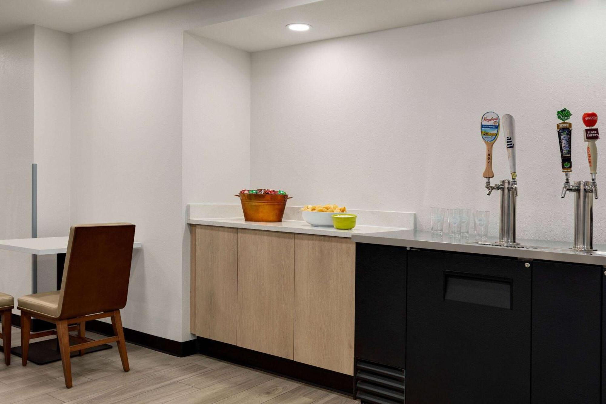 Wingate By Wyndham Green Bay Bagian luar foto