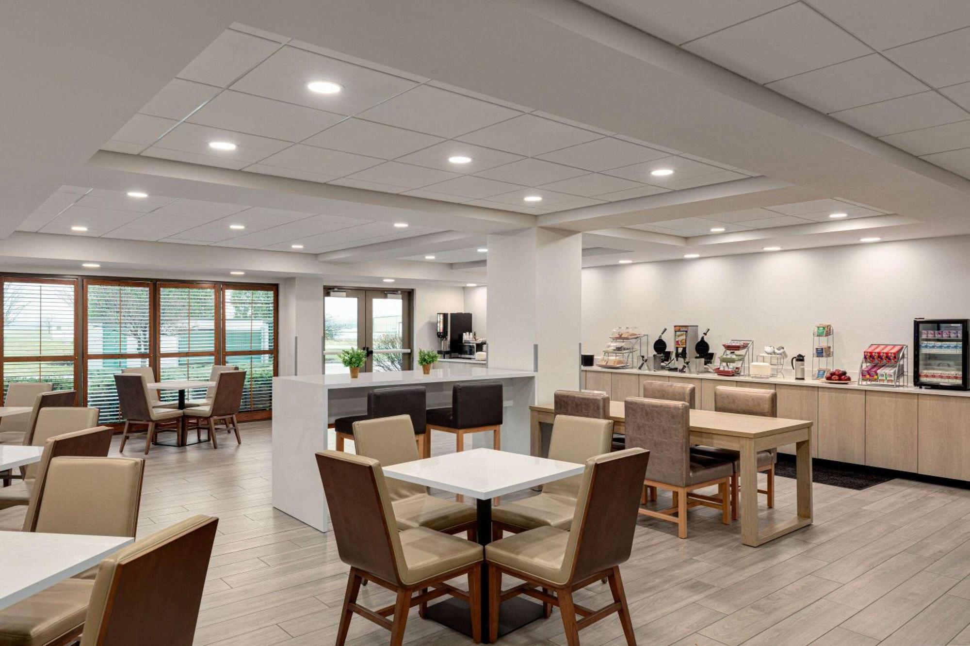 Wingate By Wyndham Green Bay Bagian luar foto